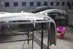 汽车金属部件加工场景