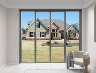 室内大窗望户外庭院住宅景观