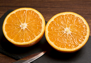 切开的橙子