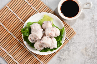 墨鱼丸 