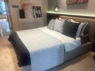 现代简约风格卧室床铺