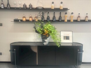 简约室内装饰置物架花瓶场景