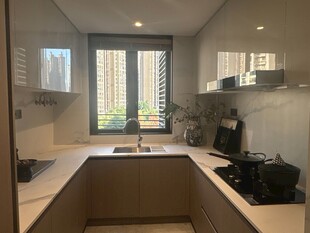 现代简约风格的温馨厨房