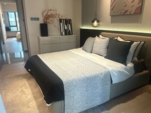 现代简约风格卧室床铺