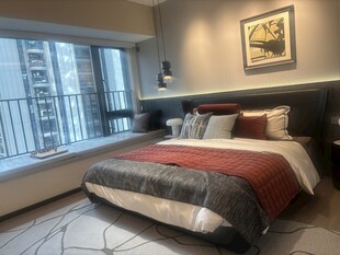 现代简约风格温馨卧室