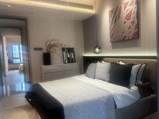 现代简约风格温馨卧室