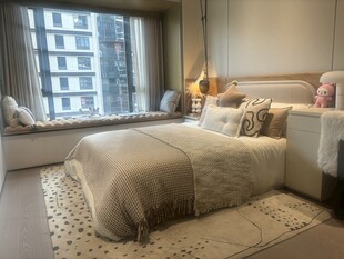 现代温馨卧室室内场景