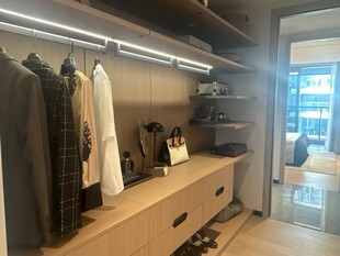 现代简约风格的衣帽间