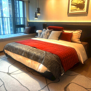 现代风格温馨卧室场景