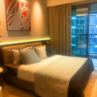 现代风格温馨卧室场景