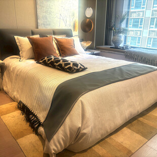 现代简约风格温馨卧室一角