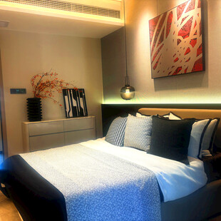 现代简约风格温馨卧室