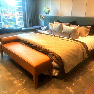 现代豪华卧室温馨场景