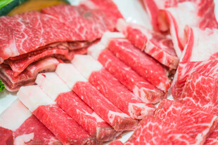 新鲜牛肉切片展示
