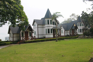 厦门鼓浪屿欧式别墅 绿草如茵