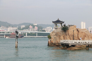 厦门鼓浪屿海边亭台景致