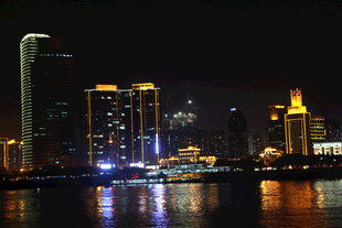 城市璀璨夜景 灯火映江面 厦门