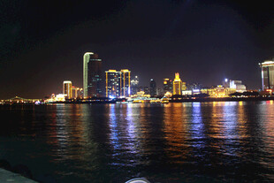 城市璀璨夜景 水面倒影 厦门