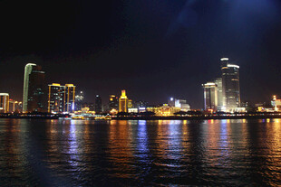 城市璀璨夜景 水面倒影 厦门