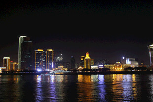 城市璀璨夜景 波光倒影 厦门
