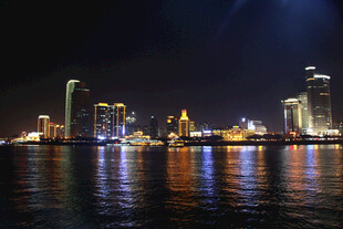 厦门璀璨夜景 水面倒影