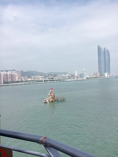 厦门海景远眺双子塔景观