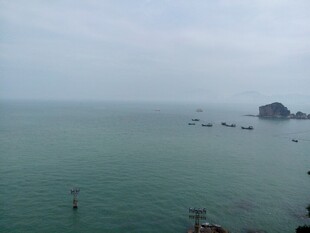 厦门鼓浪屿 海上风光与远处岛屿