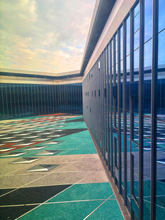 现代建筑玻璃幕墙外观