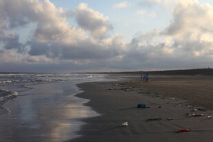 海边黄昏沙滩美景