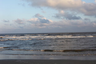 海边日落时分的壮阔海景