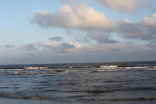 海边日落时分的壮阔海景