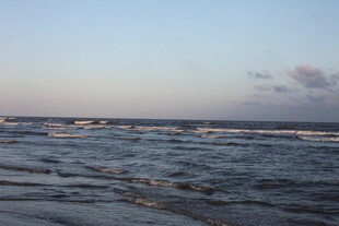 海边日落时分的壮阔海景