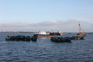 海上船只与养殖场景