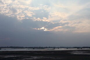 海边日落时分的天空美景