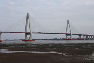 跨海大桥壮观景象