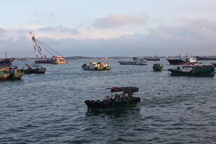 海上船只作业场景