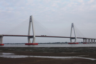 跨海大桥壮观景象