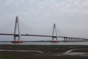 宏伟壮观的跨海大桥