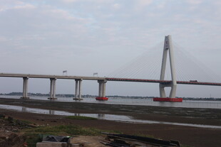 宏伟跨江大桥景观