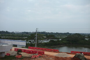 河边施工场景
