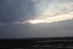 日落时分的天空景象