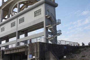 大型水利工程设施