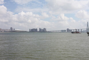 海上城市景观远景