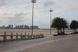 江边城市风光景致