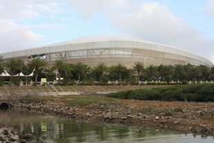 河畔现代体育场风景