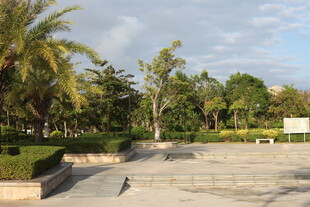 户外开阔的休闲场地