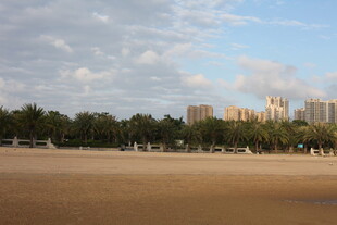 海滨城市沙滩风景