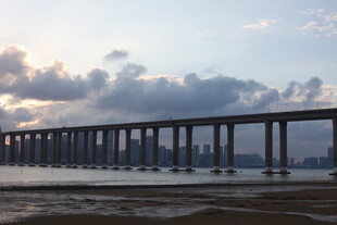 海上大桥壮观景致