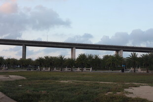 黄昏下的高架桥风景