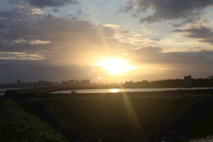 夕阳下的田野风光